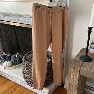 NWT- express high rise jogger